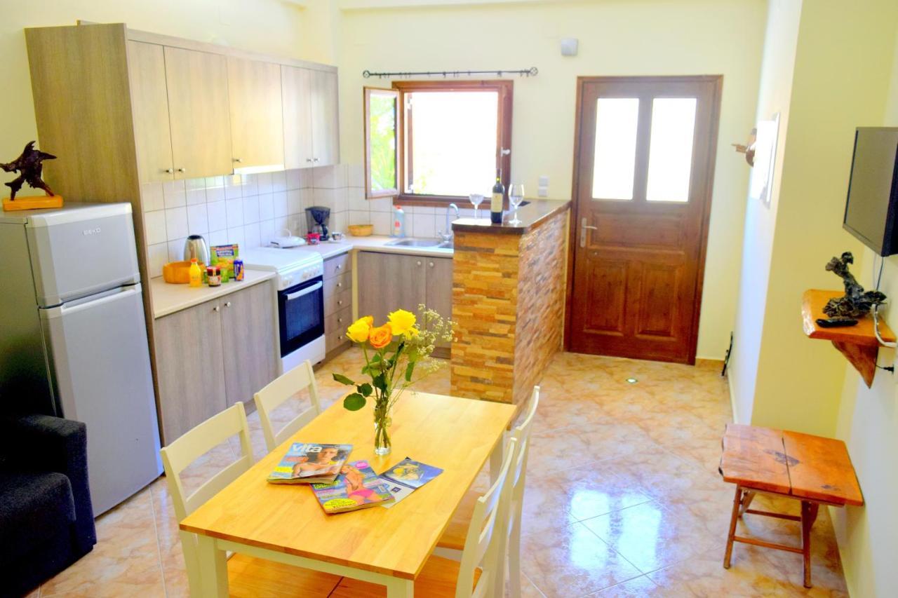 Dourios Ippos Apartments Φρίκες Εξωτερικό φωτογραφία